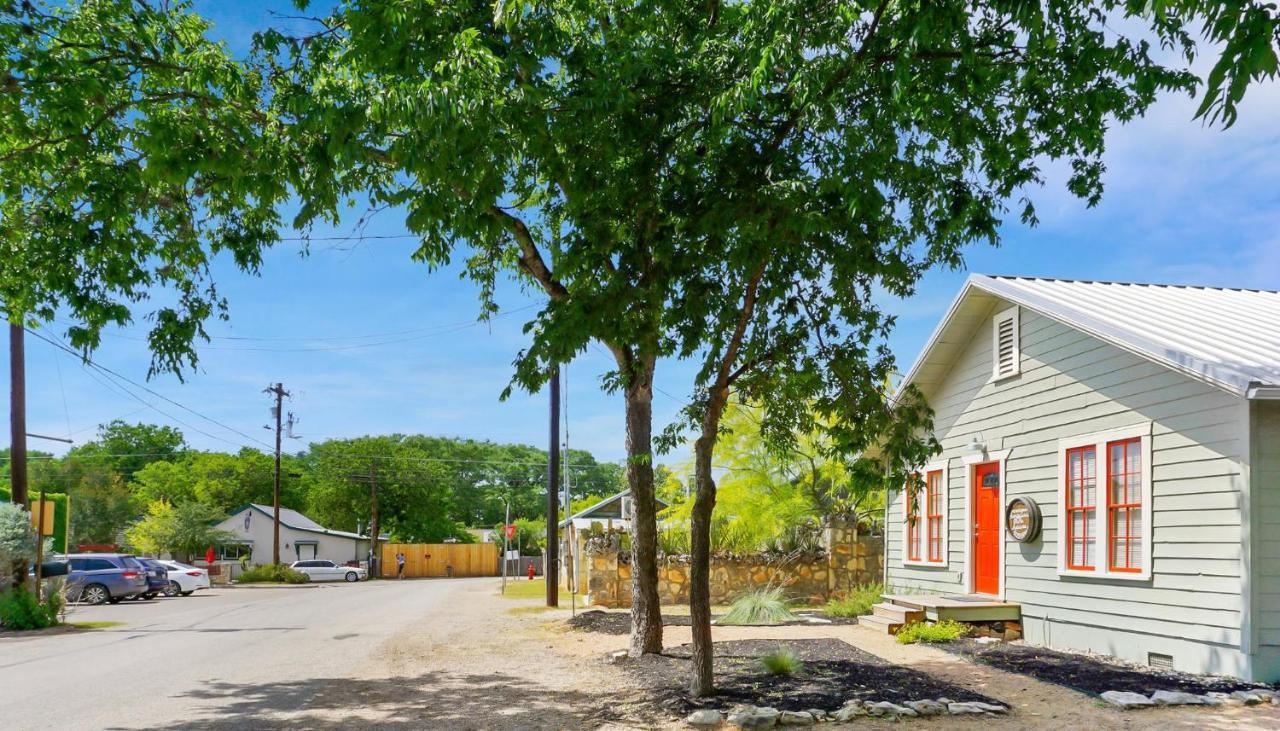 Bungalows On The Square- Unit 1 Wimberley Eksteriør billede